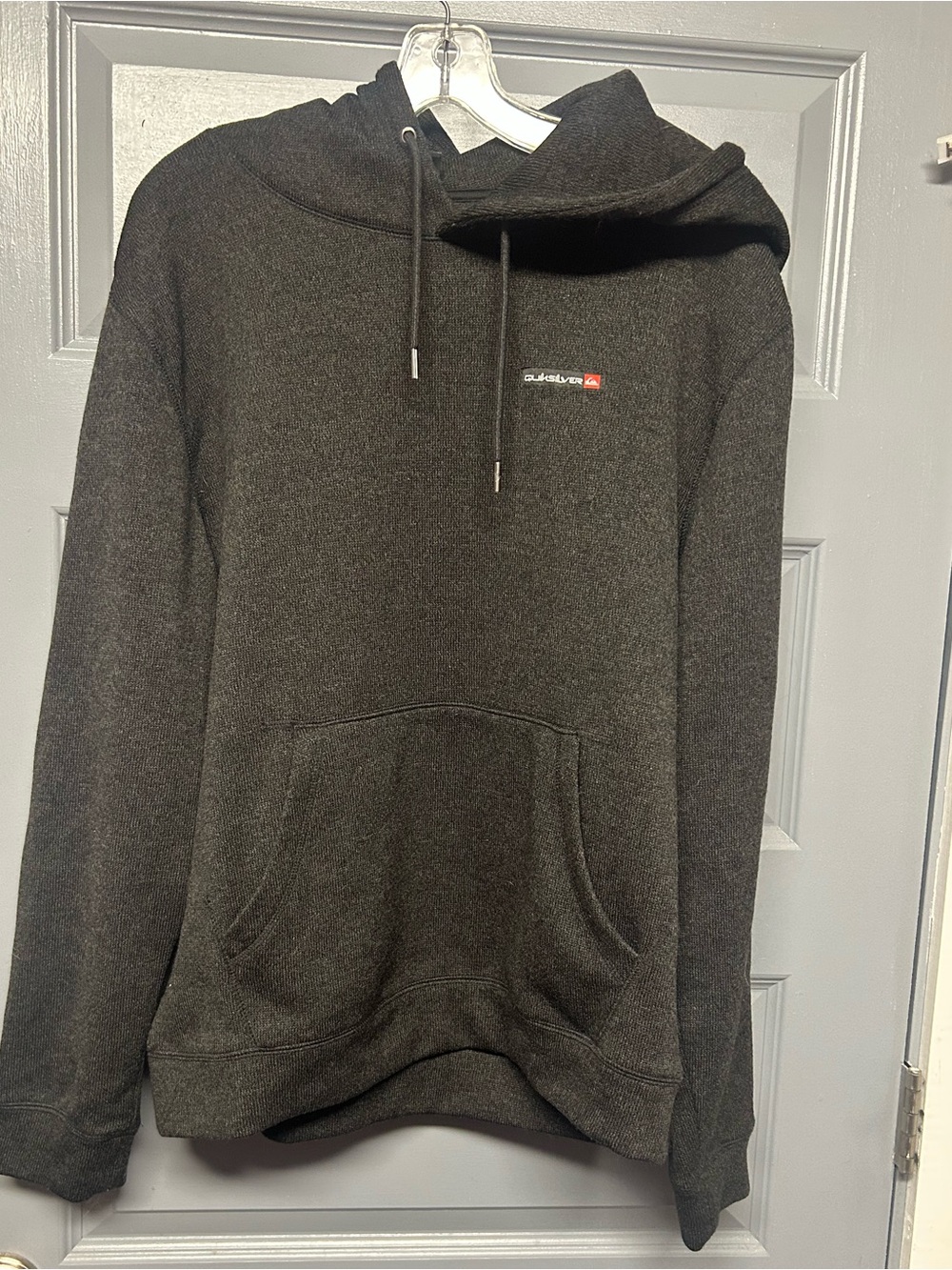 QUICKSILVER charcoal gray sweater fleece hoodie with kangaroo pocket. Size large